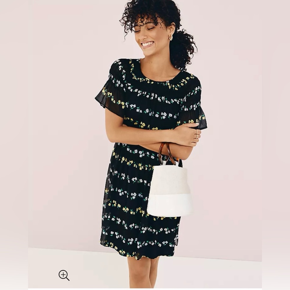 NWT Ann Taylor Floral Smocked shift dress, XSP